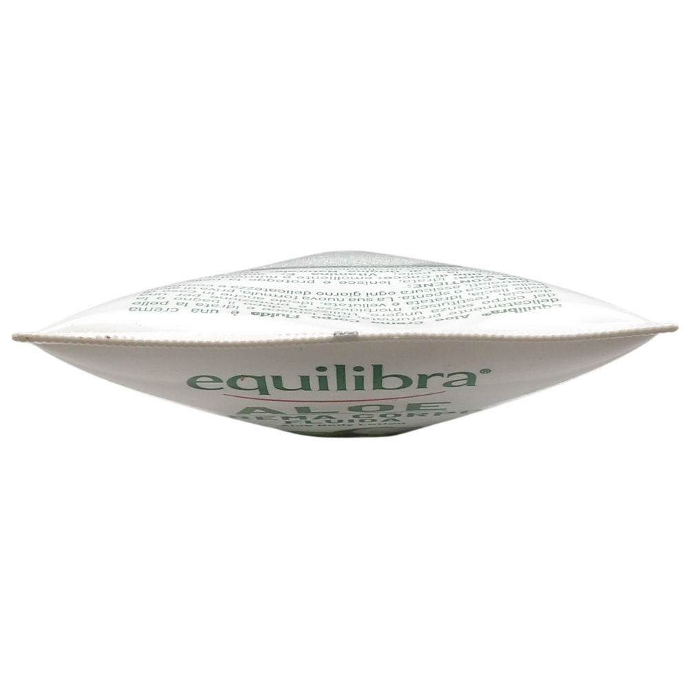 EQUILIBRA Corpo, Aloe Crema Corpo Fluida, Crema Corpo a Base di Aloe Vera, Olio di Cocco e Vitamina E, Ideale per Pelle Secca, ad Azione Lenitiva, Assorbimento Rapido, Non Unge, 200 ml