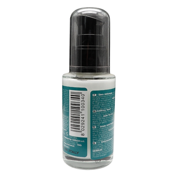 VITALCARE Anti Crespo Siero da 50 ml è un trattamento professionale senza risciacquo, specificamente formulato per domare i capelli crespi e indisciplinati